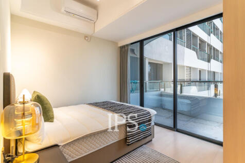 2 Bedroom Condo For Sale - Le Conde, BKK1, Phnom Penh