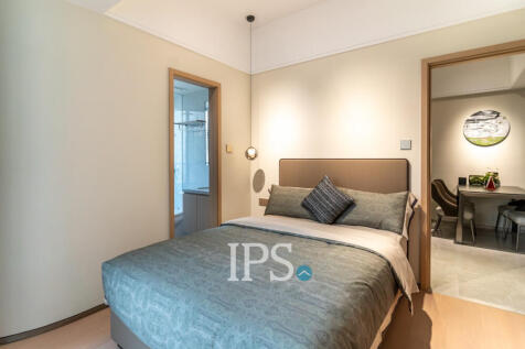 2 Bedroom Condo For Sale - Le Conde, BKK1, Phnom Penh