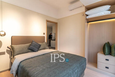 2 Bedroom Condo For Sale - Le Conde, BKK1, Phnom Penh