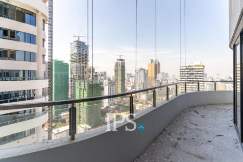 2 Bedroom Condo For Sale - Le Conde, BKK1, Phnom Penh