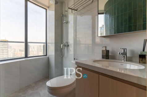 2 Bedroom Condo For Sale - Le Conde, BKK1, Phnom Penh