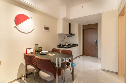1 Bedroom Condo For Sale - Le Conde, BKK1, Phnom Penh