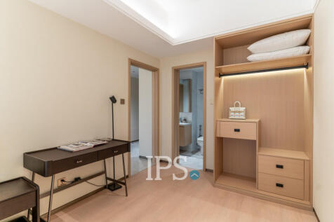 1 Bedroom Condo For Sale - Le Conde, BKK1, Phnom Penh