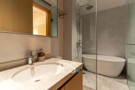 1 Bedroom Condo For Sale - Le Conde, BKK1, Phnom Penh