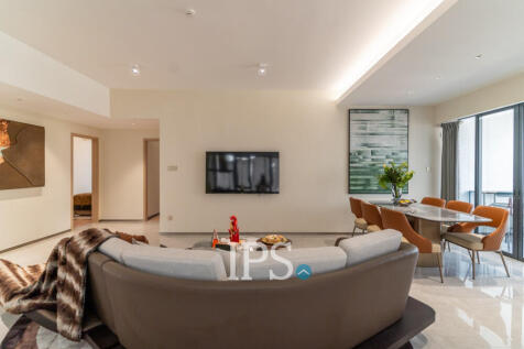 3 Bedroom Condo For Sale - Le Conde, BKK1, Phnom Penh