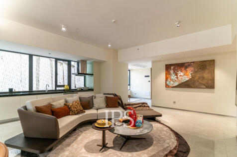 3 Bedroom Condo For Sale - Le Conde, BKK1, Phnom Penh