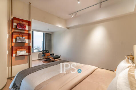 3 Bedroom Condo For Sale - Le Conde, BKK1, Phnom Penh