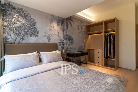 3 Bedroom Condo For Sale - Le Conde, BKK1, Phnom Penh