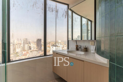 3 Bedroom Condo For Sale - Le Conde, BKK1, Phnom Penh