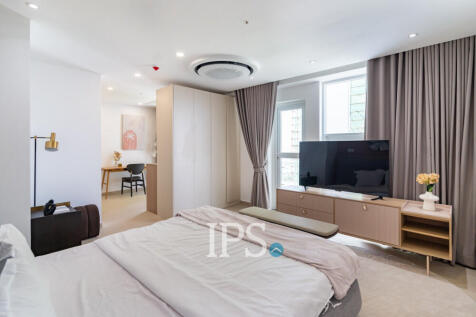 3 Bedroom Condo For Sale - Diamond Bay Garden, Tonle Bassac, Phnom Penh