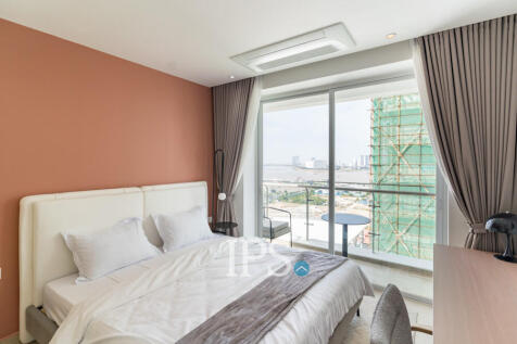 3 Bedroom Condo For Sale - Diamond Bay Garden, Tonle Bassac, Phnom Penh