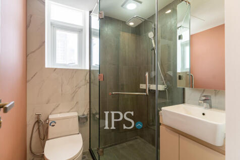 3 Bedroom Condo For Sale - Diamond Bay Garden, Tonle Bassac, Phnom Penh