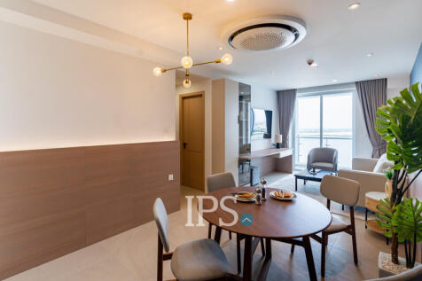 2 Bedroom Condo For Sale - Diamond Bay Garden, Tonle Bassac, Phnom Penh