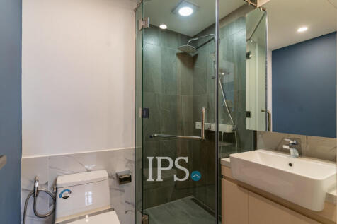 2 Bedroom Condo For Sale - Diamond Bay Garden, Tonle Bassac, Phnom Penh