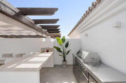 Outdoor Kitchen