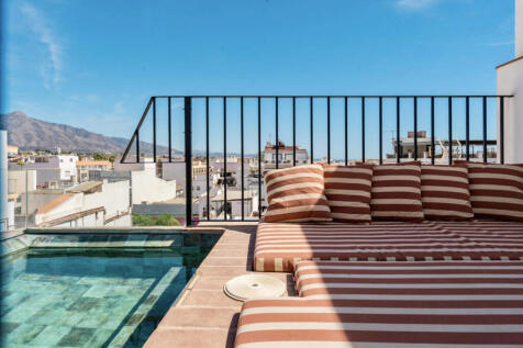 Terrace and swimming pool