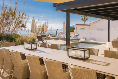 Outdoor dining area