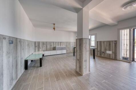 Versatile space