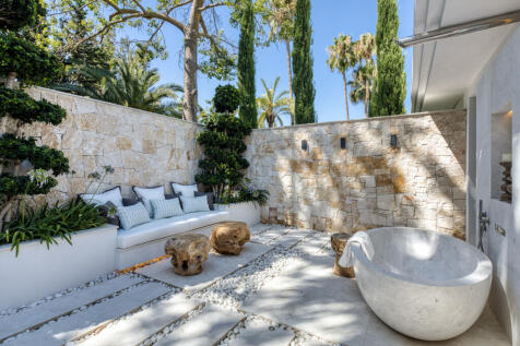 Oudoor sitting area