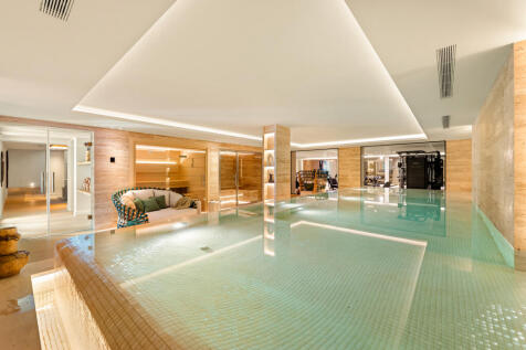 Indoor swimming pool