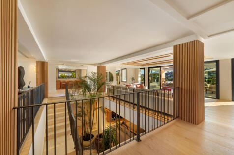 Upper floor