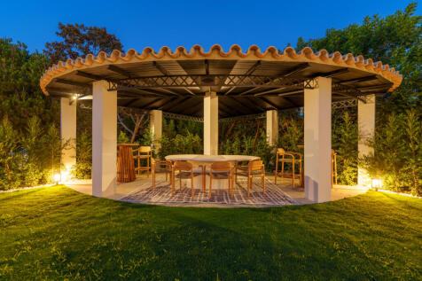 Outdoor dining area