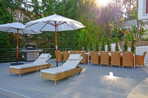 Swimming pool deck