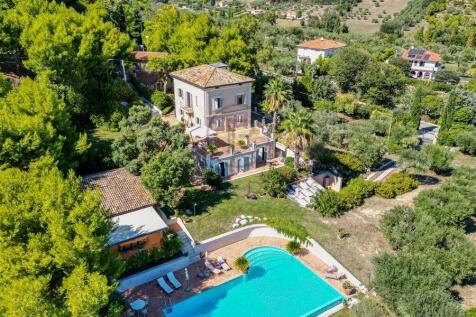 Property Image 11