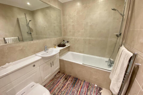 8. Bathroom.jpeg