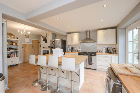 3. Kitchen Alt