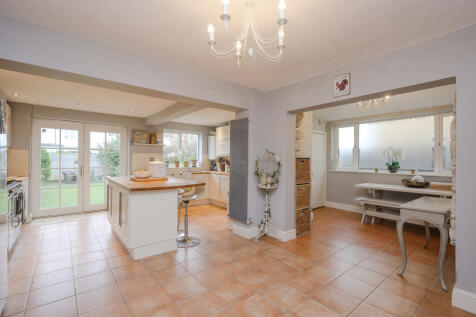 4. Kitchen Alt 2