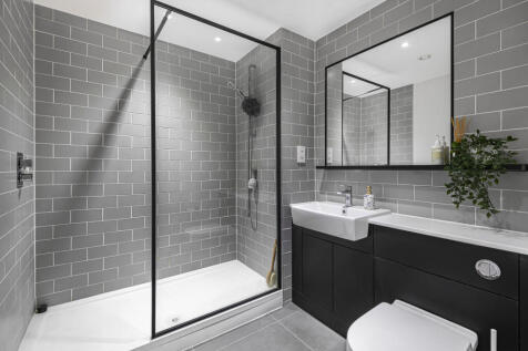 Bathroom.JPG