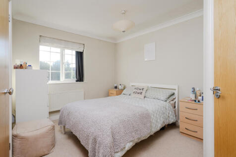 Bedroom 1 jpg