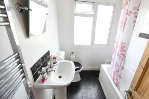 Bathroom.JPG