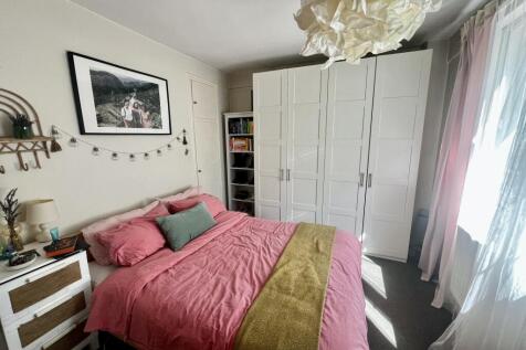 Bed 1.JPG