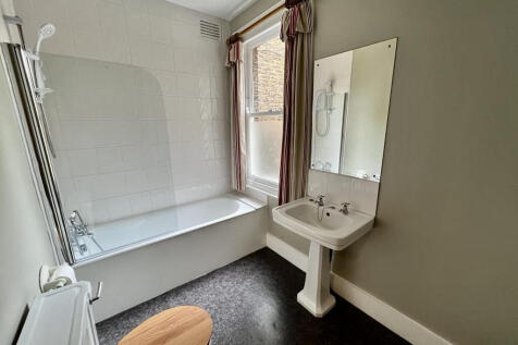 Bathroom.jpeg