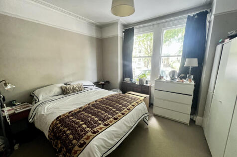 Bedroom.JPG