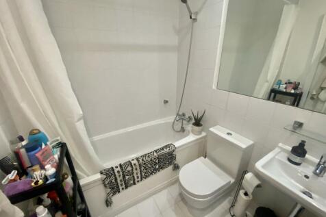 Bathroom.JPG