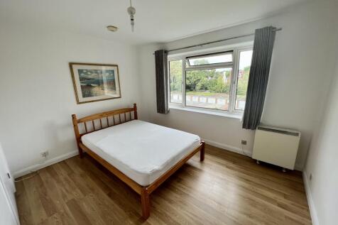 Bed 1.JPG