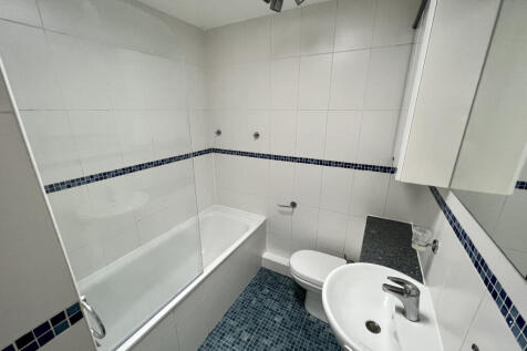Bathroom.JPG