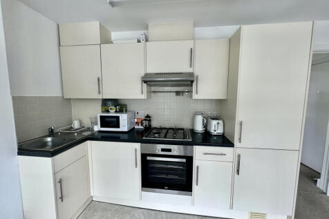 1. Kitchen.JPG