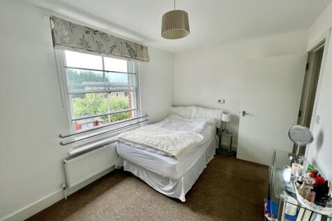 4. Bedroom.JPG