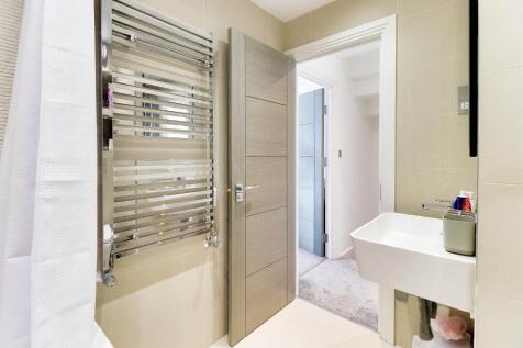 Bathroom 1st floor