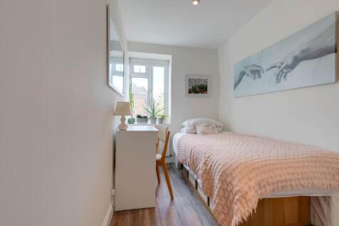 Fourth bedroom