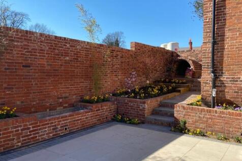 Courtyard garden