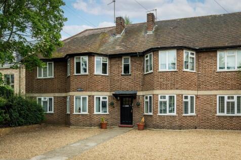 12a Algar Close-19.jpg