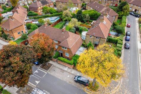 Sundew Avenue-19.jpg