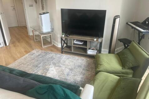 WhatsApp Image 2025-08-19 at 15.17.40_b4428d3d.jpg