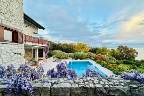 villa &amp; pool