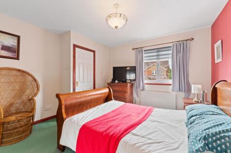 Master Bedroom with En-Suite